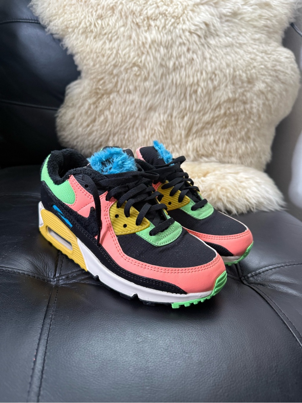 EUC Nike Air Max 90 Neon Fur Women’s 7